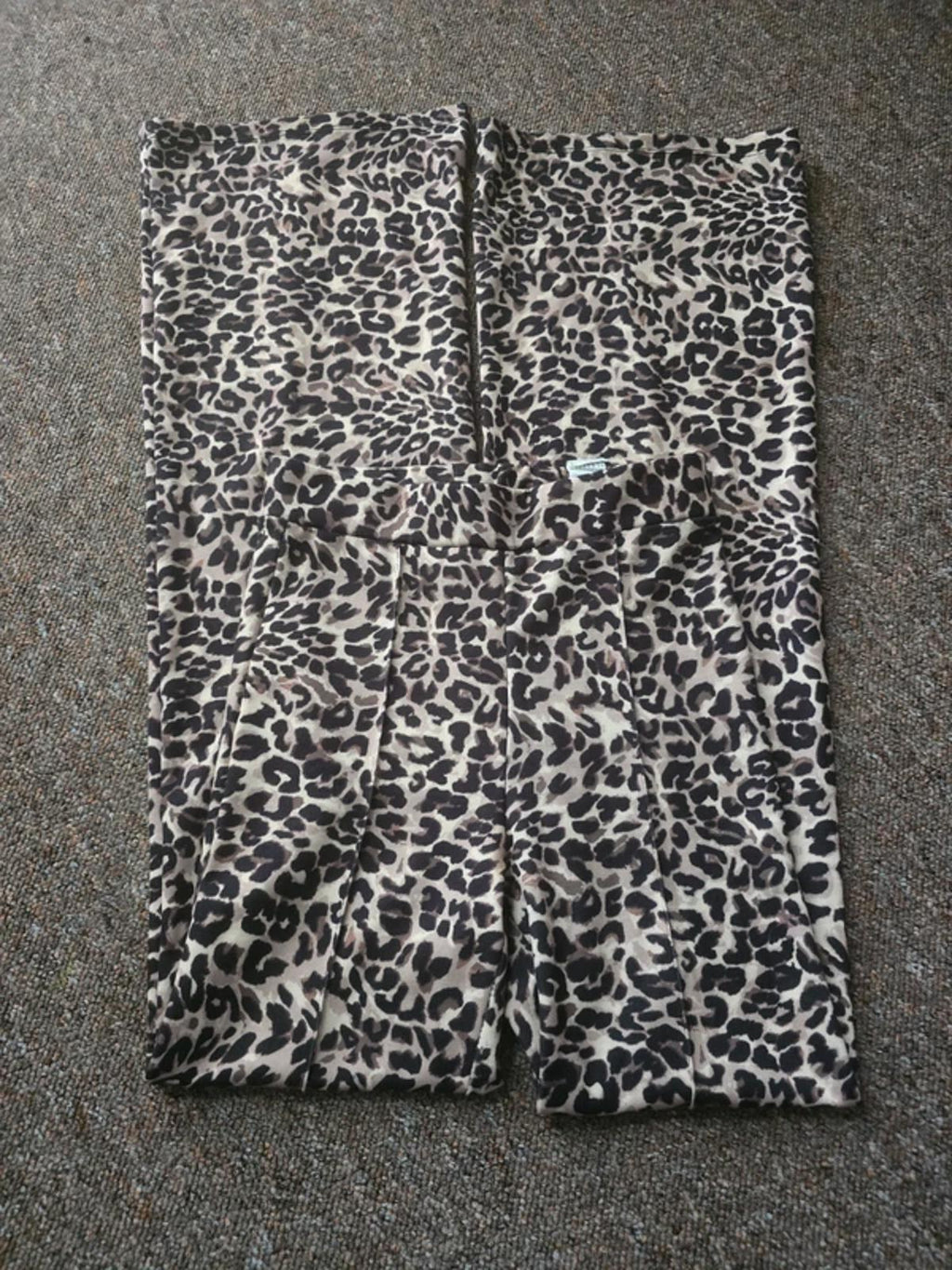 Berksha leopard print animal print flared leg jersey stretch trousers size S Y2K