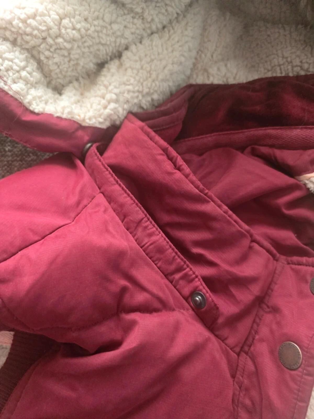 Fat Face burgundy gilet bodywarmer, detachable hood, feather & down filled, 16