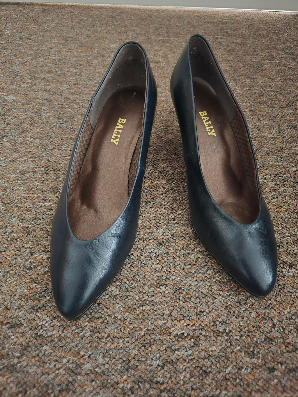 BALLY Aline 55 Black Leather Pumps, Size 8, Pristine Uppers,  Heel Repair Needed