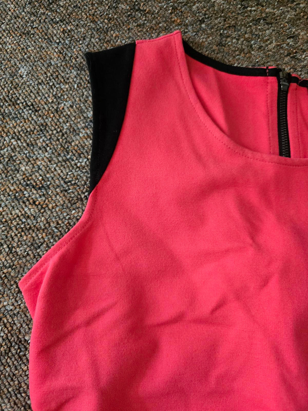 Kenneth Cole Pink Sleeveless Colour Block Bodycon Dress with Back Zip, size 6