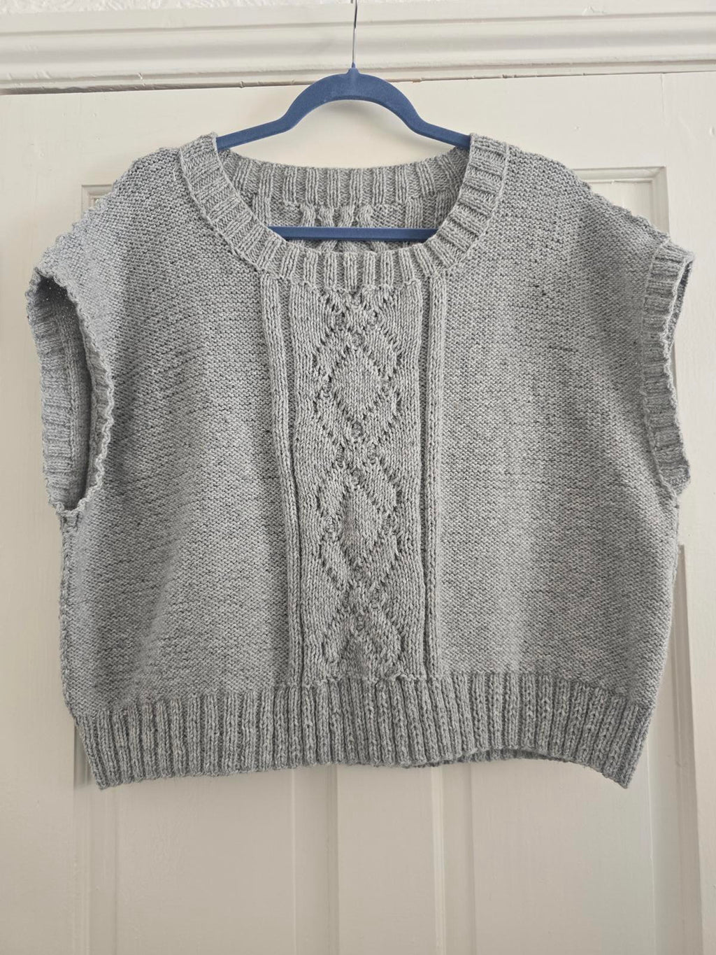 Light Grey Knit Sleeveless Sweater Vest Ribbed & Cable Knit, size L, boxy fit