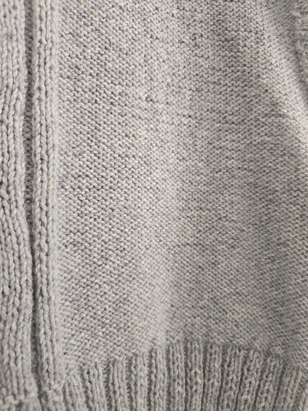 Light Grey Knit Sleeveless Sweater Vest Ribbed & Cable Knit, size L, boxy fit