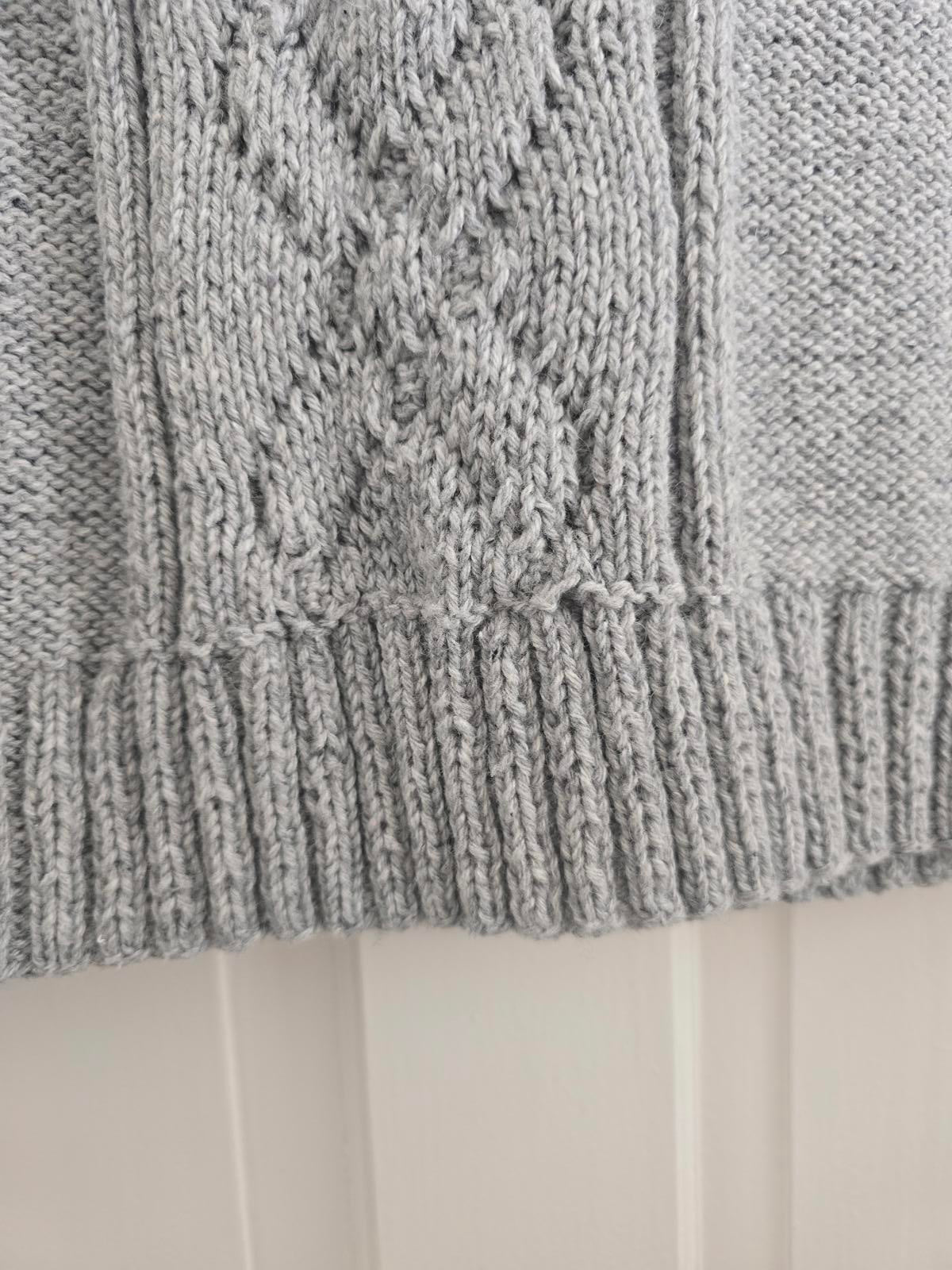 Light Grey Knit Sleeveless Sweater Vest Ribbed & Cable Knit, size L, boxy fit
