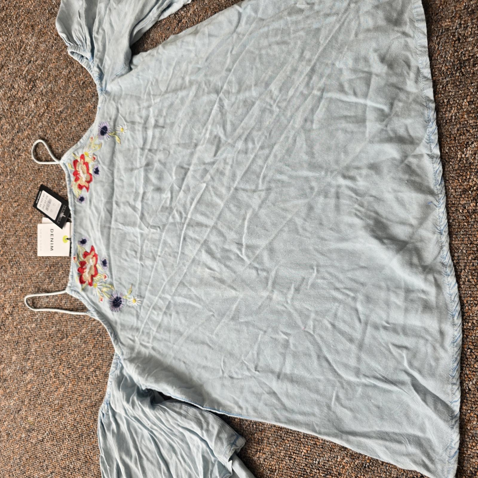 BNWT New Look Denim look Cold Shoulder Embroidered Top, size 14, rrp £24.99