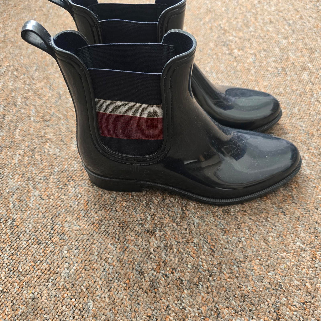 Tommy Hilfiger Women's Black Glossy Chelsea Rain Boots, Brand New, Size 39 UK 6