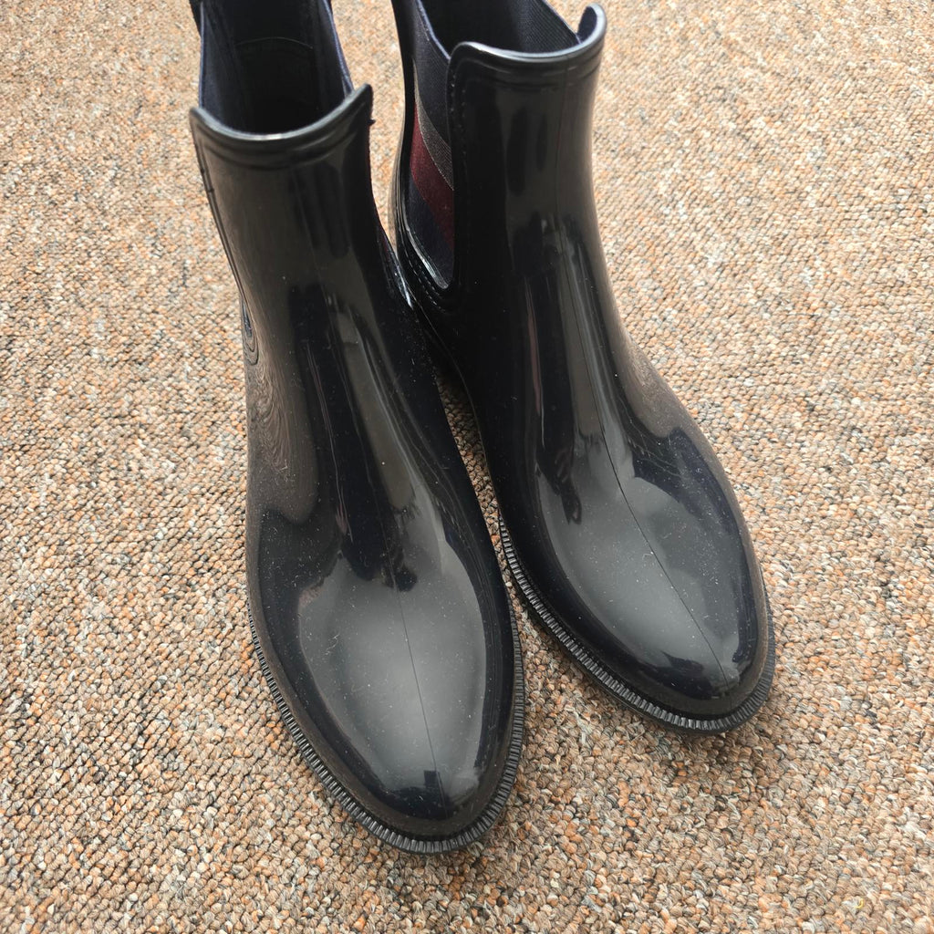 Tommy Hilfiger Women's Black Glossy Chelsea Rain Boots, Brand New, Size 39 UK 6