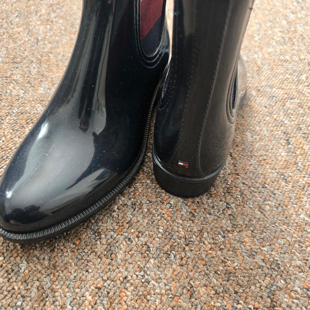 Tommy Hilfiger Women's Black Glossy Chelsea Rain Boots, Brand New, Size 39 UK 6