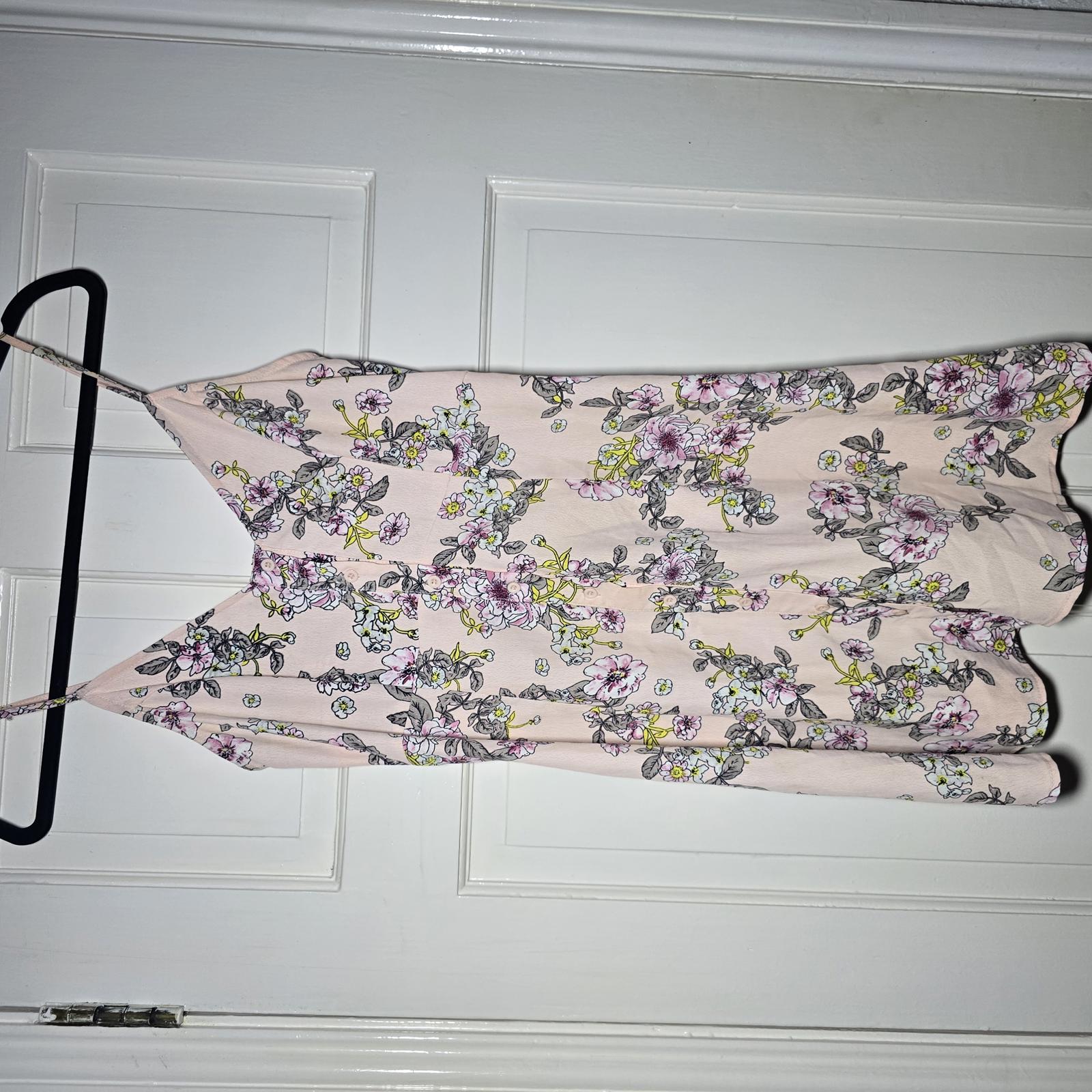 Floral print mini dress with open back detail, great for hol, summer, size 8