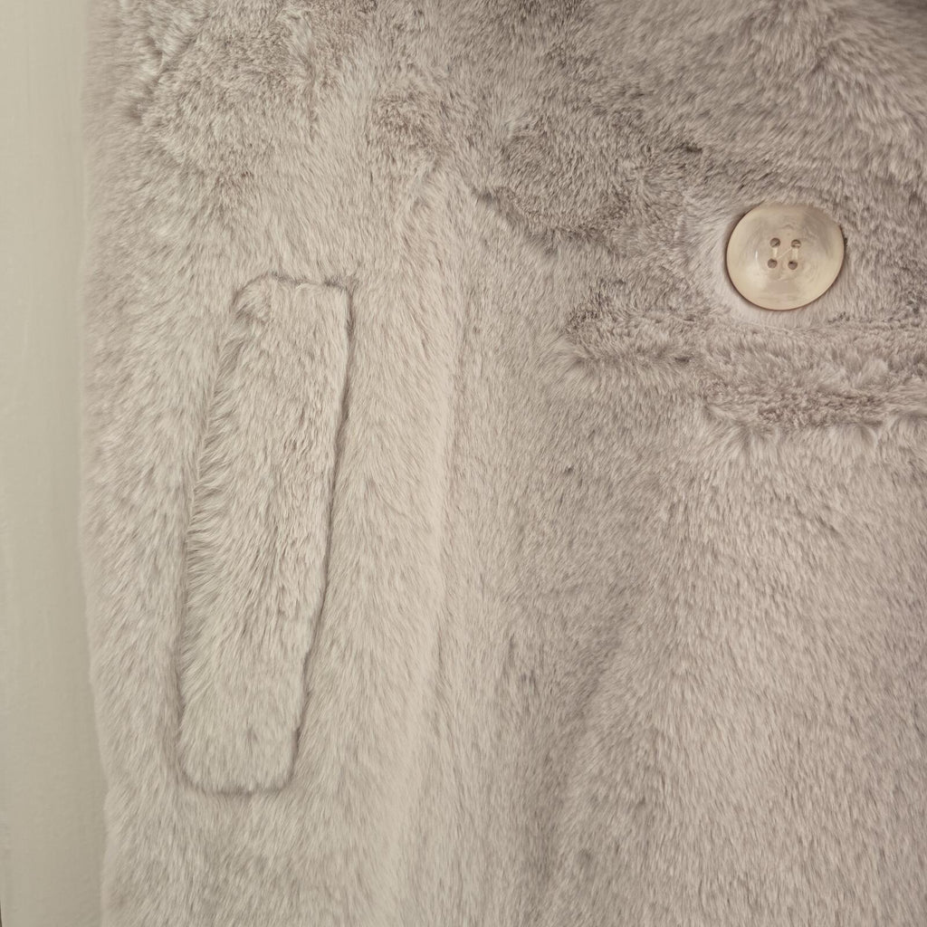 Jamilla EcoFur Sleeveless Faux Fur Vest, super soft, fluffy gilet BNWT