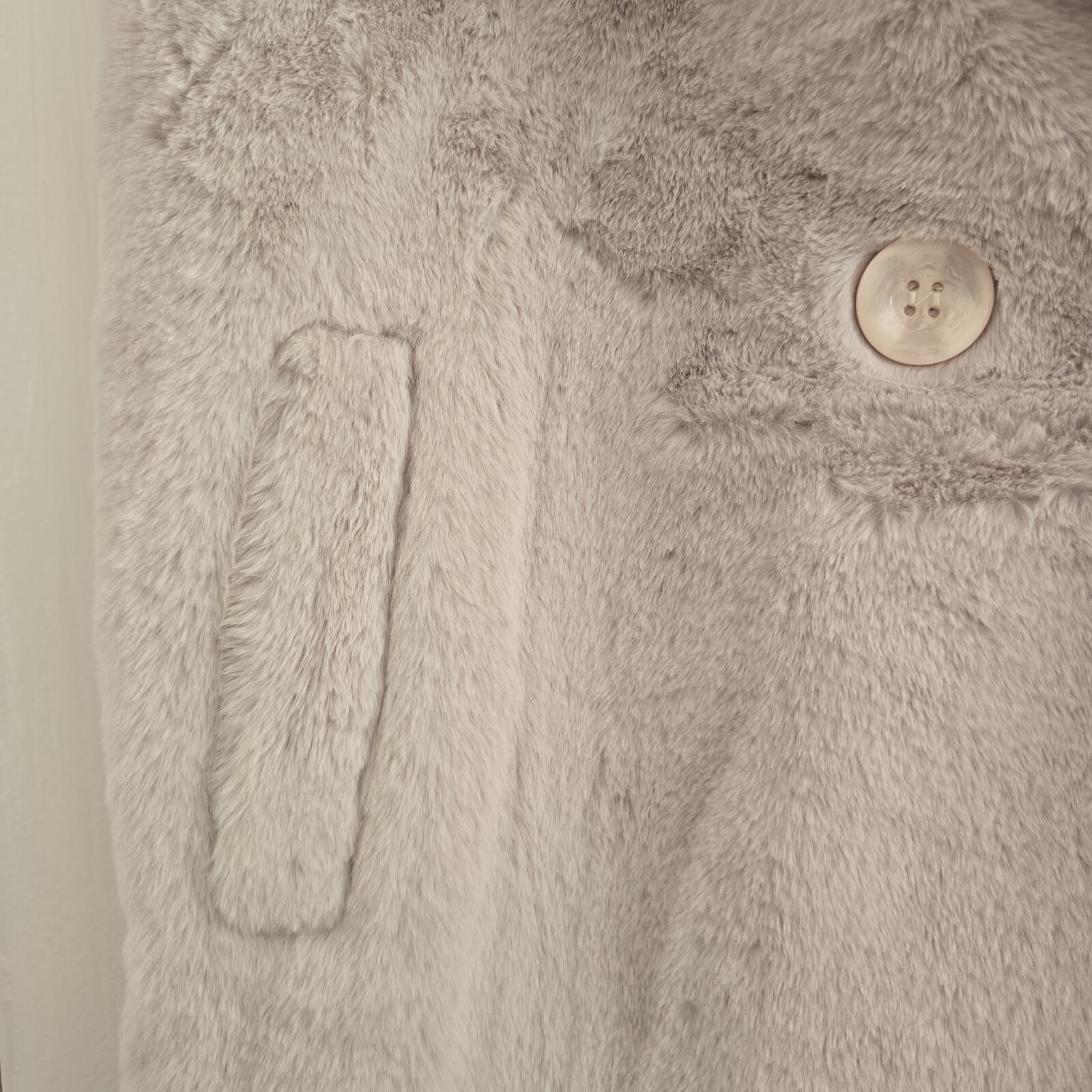 Jamilla EcoFur Sleeveless Faux Fur Vest, super soft, fluffy gilet BNWT