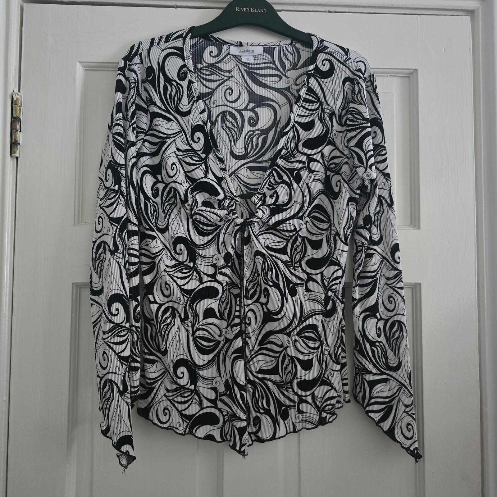 Dressbarn Petite Monochrome Swirl Top – Keyhole Detail – Size S, Pleated, Plisse