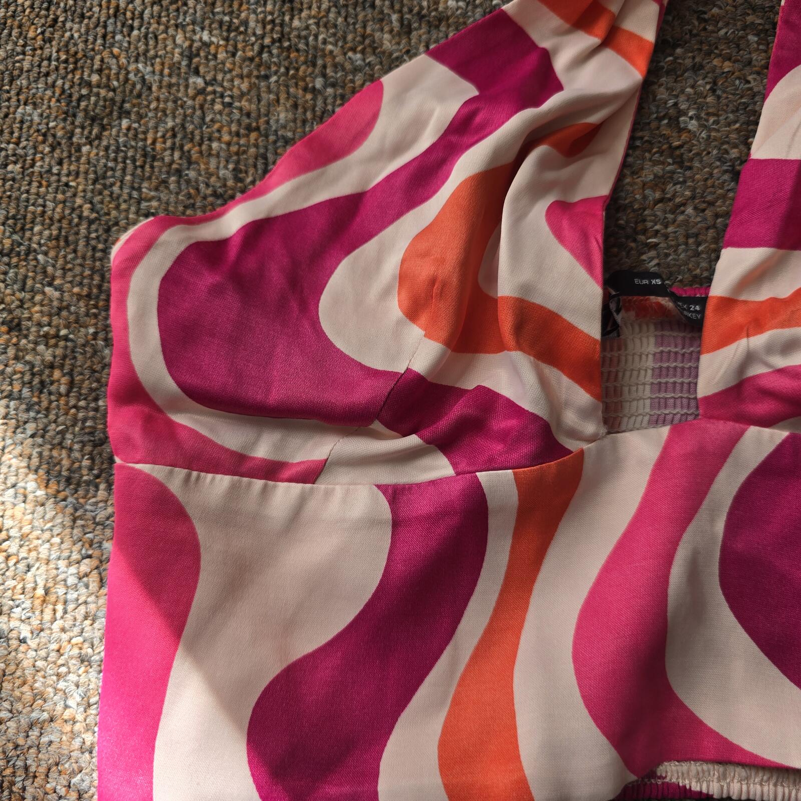 Zara Retro Style Pink and Orange Patterned Halter Crop Top, sold out, blogger XS