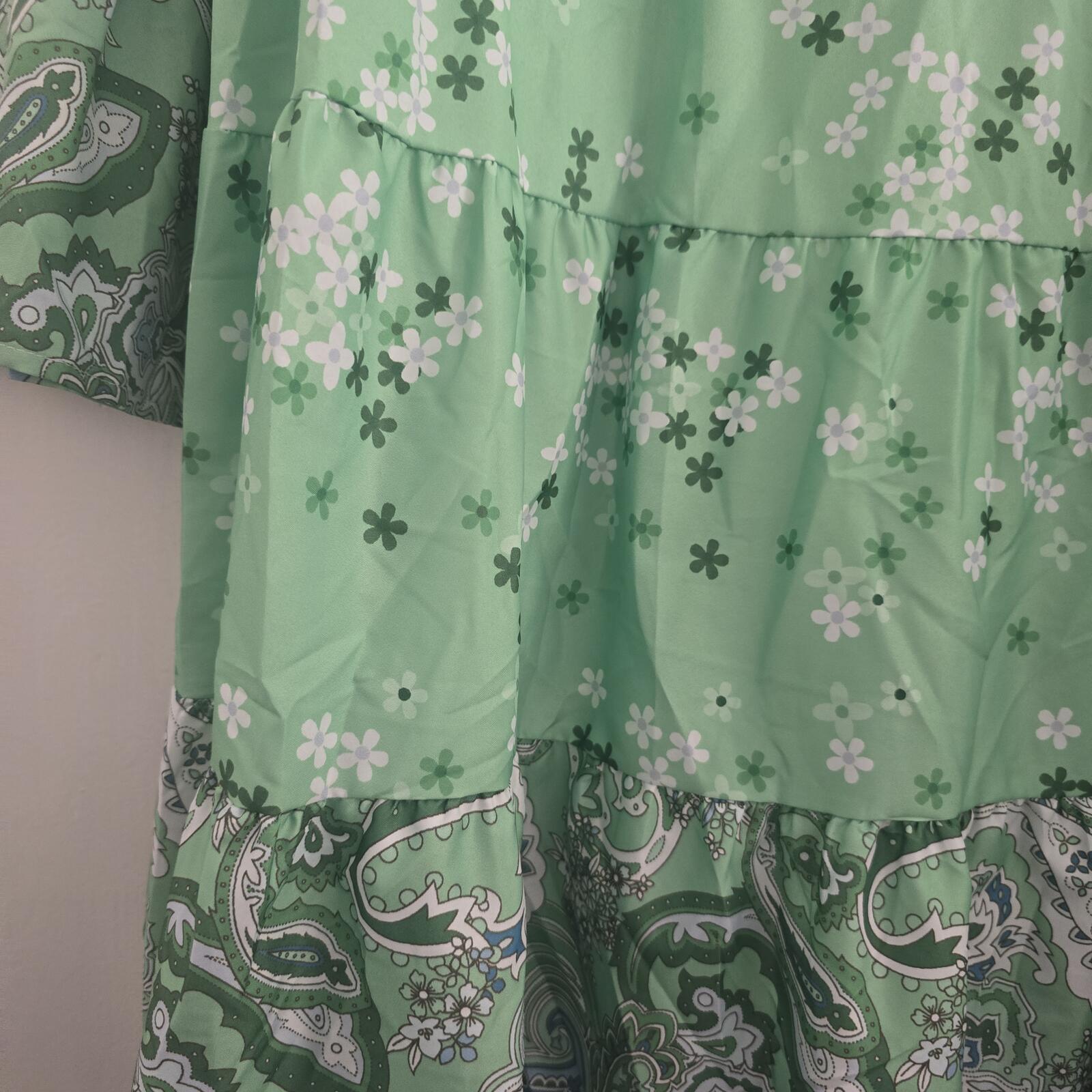 Green Paisley and Floral Print Long Sleeve Boho Paisley Dress, size L, summer