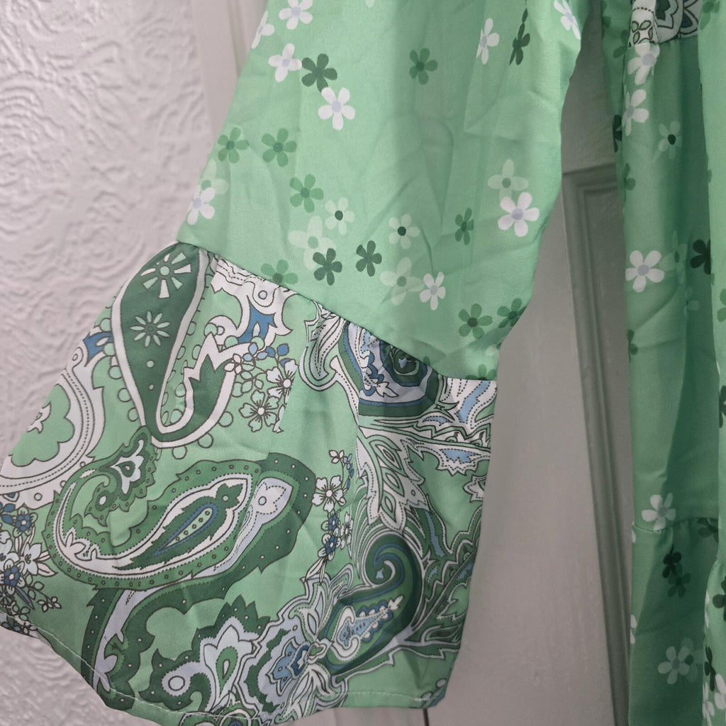 Green Paisley and Floral Print Long Sleeve Boho Paisley Dress, size L, summer