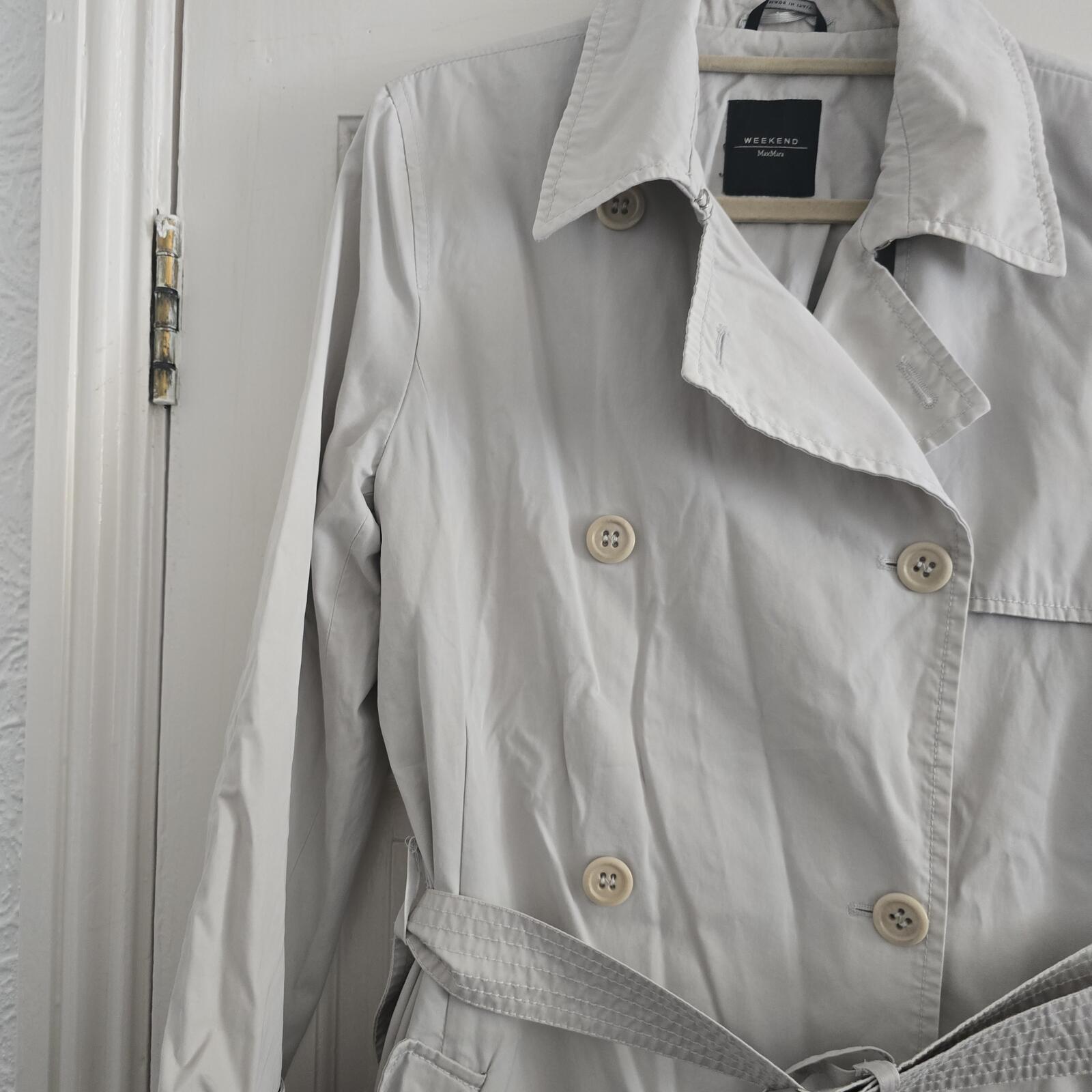 Weekend Max Mara Lightweight Beige Double Breasted Trench Coat with Belt, UK 16