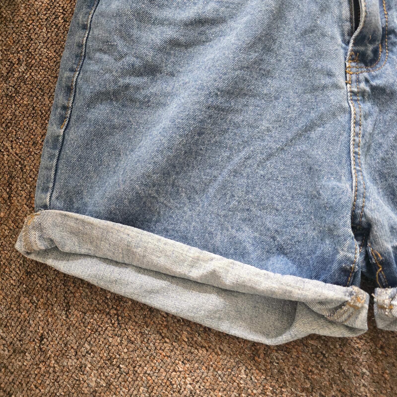 Boohoo Light Wash Denim Rolled Hem Shorts UK 14, festival, summer,