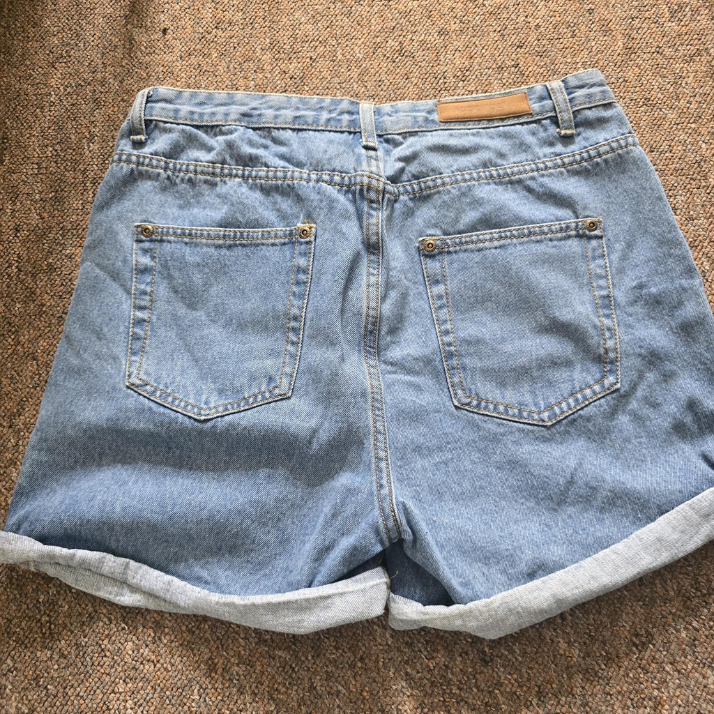 Boohoo Light Wash Denim Rolled Hem Shorts UK 14, festival, summer,