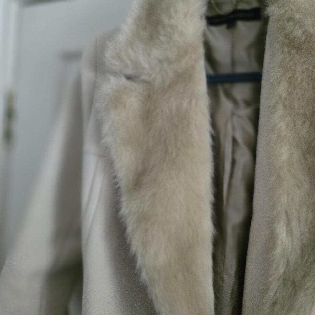 French Connection Cream Belted Faux Fur Collar Coat Size 10, virgin wool mix