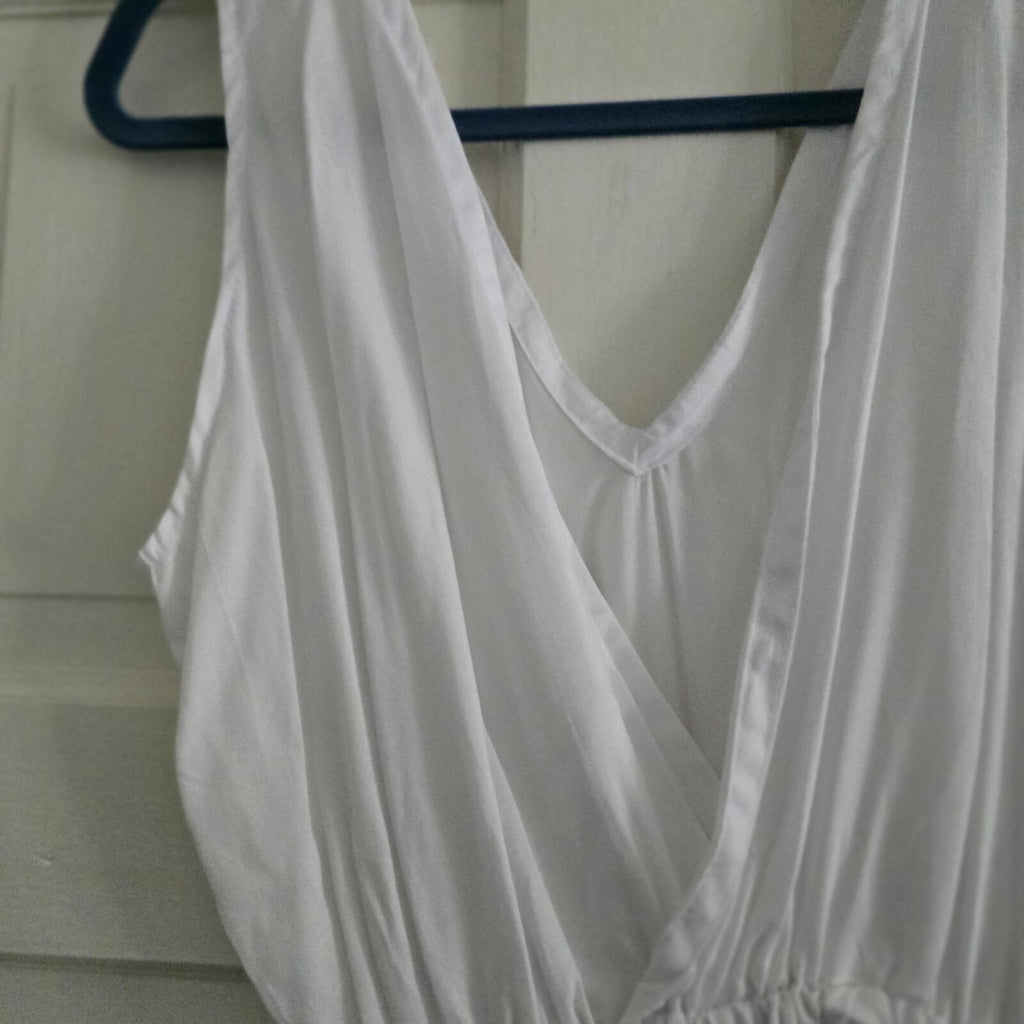 White Sleeveless Deep V Romper Playsuit, size S