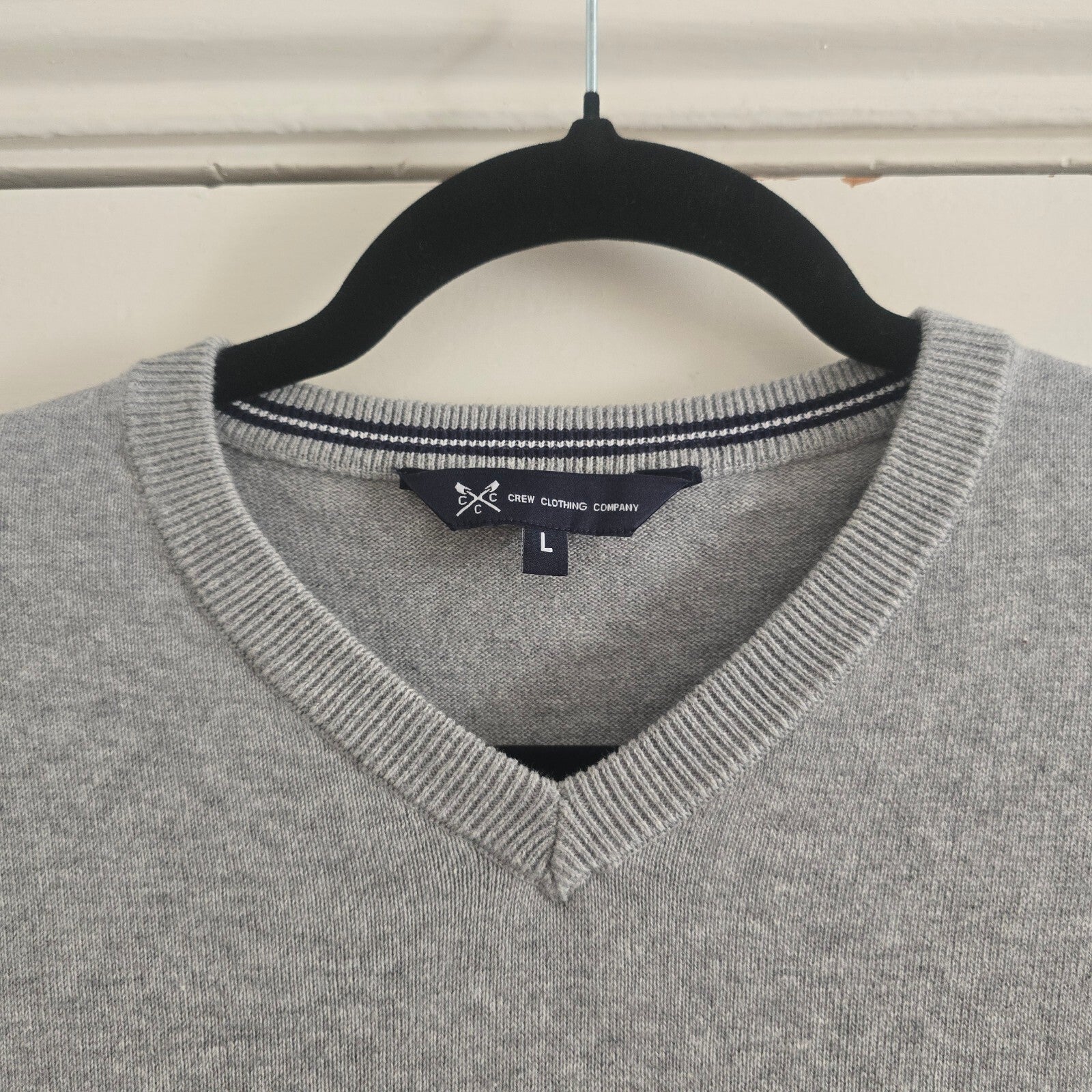 Crew Clothing Company Men's Grey V-Neck Cotton Sweater Jumper Size L