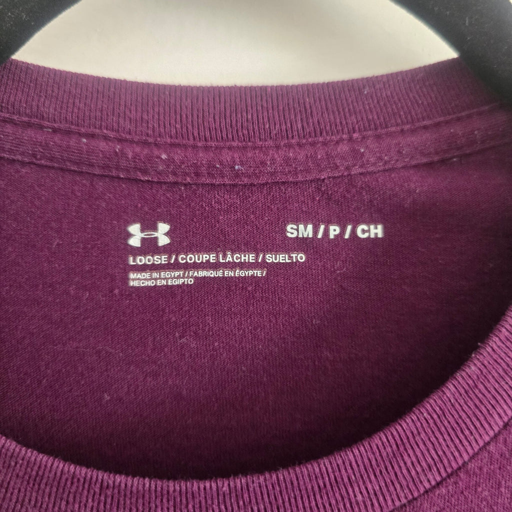 Under Armour Loose Fit Burgundy T-Shirt Size Small, Sports, Gym, Activewear