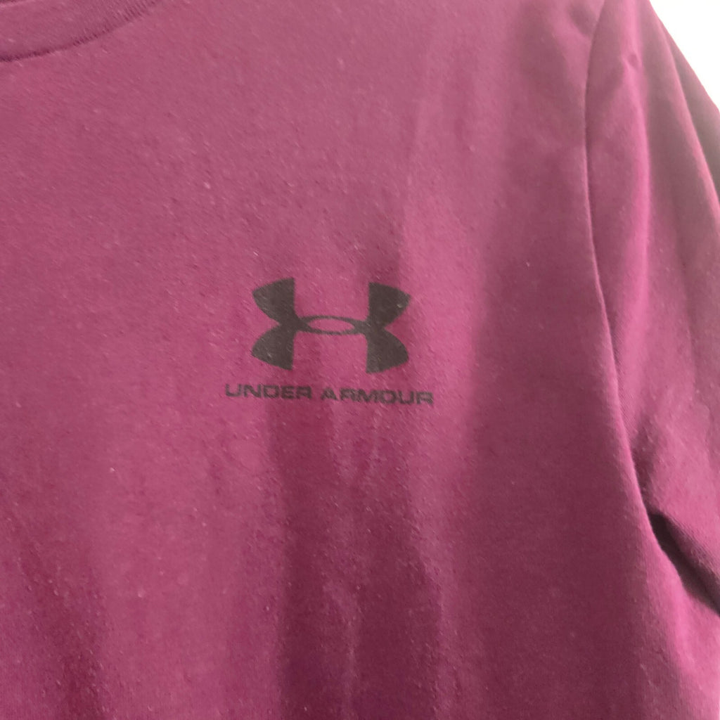 Under Armour Loose Fit Burgundy T-Shirt Size Small, Sports, Gym, Activewear