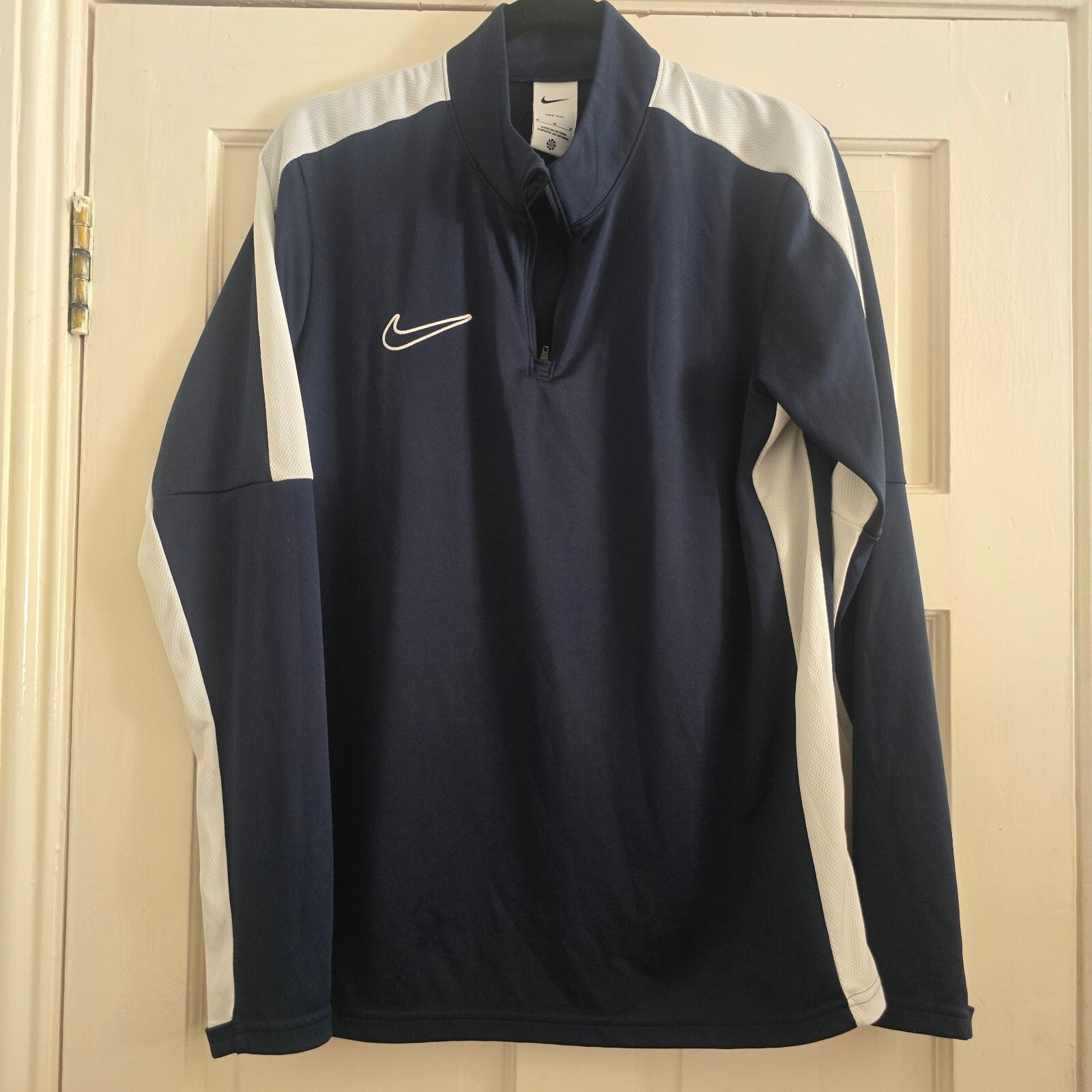 Nike Dri-FIT Navy Blue and White Long Sleeve Sports Top Size M, Mens, Unisex