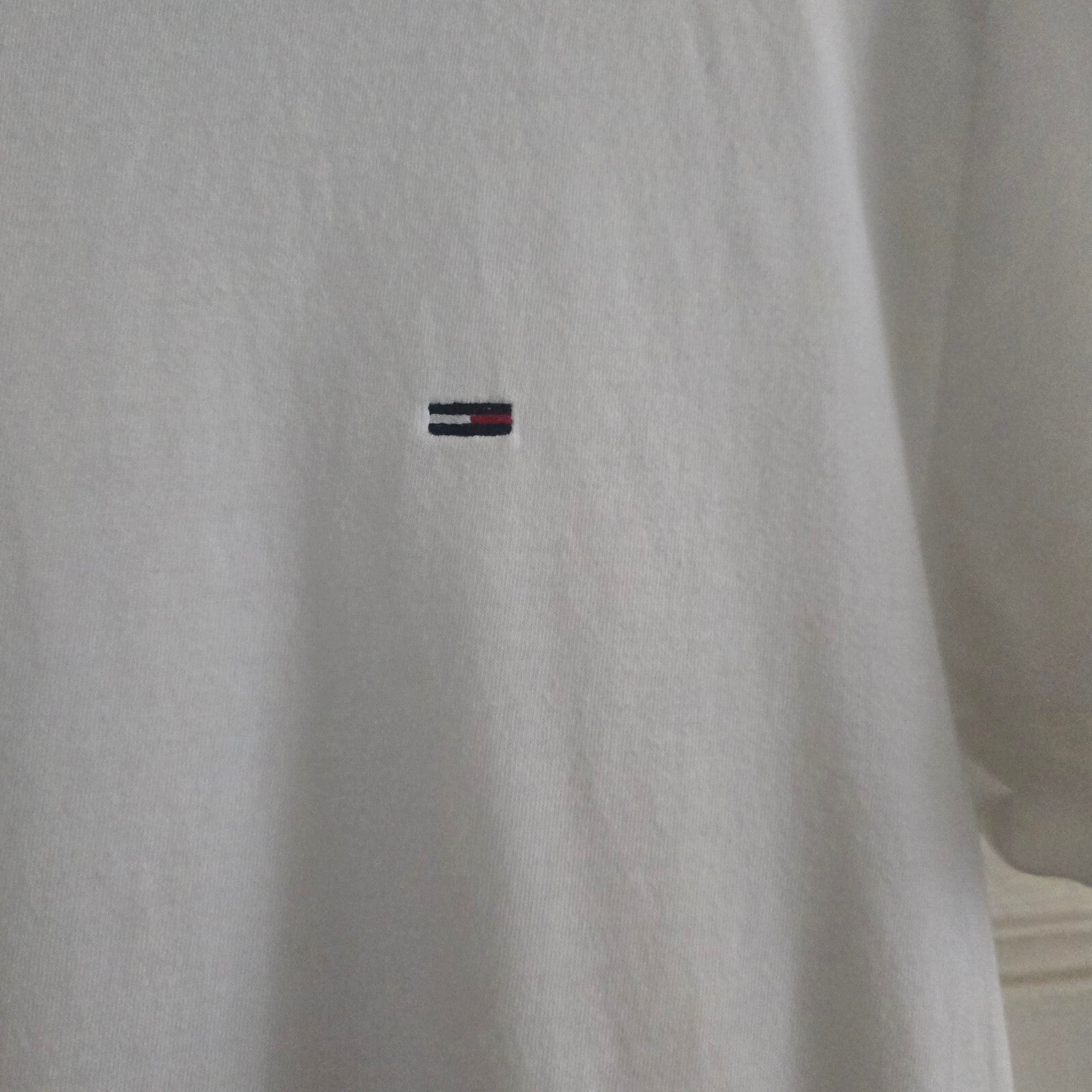 Tommy Hilfiger Mens White Cotton T-Shirt Medium size, short sleeve, designer