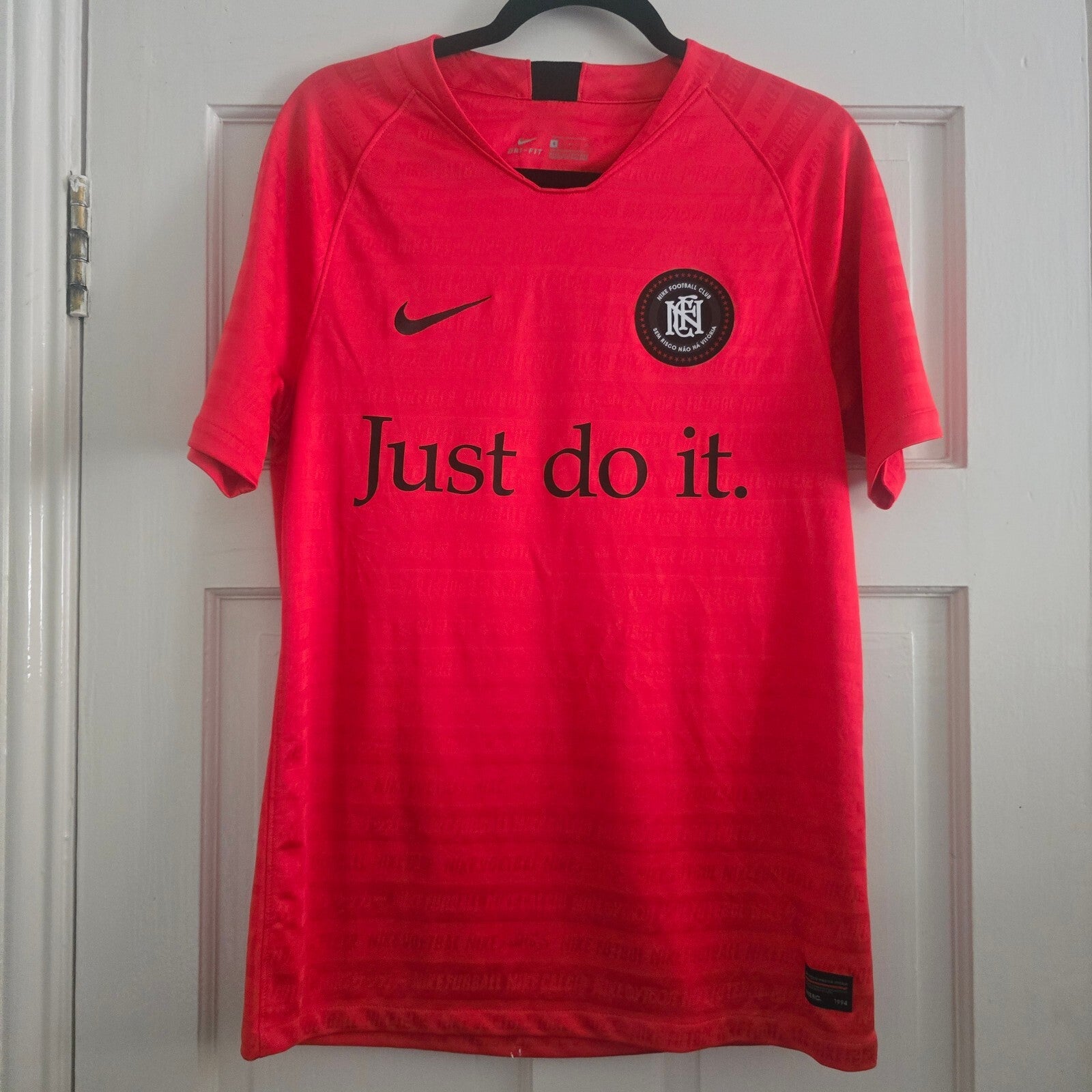 Nike Football Club Red Dri-FIT 'Just Do It' T-Shirt Small