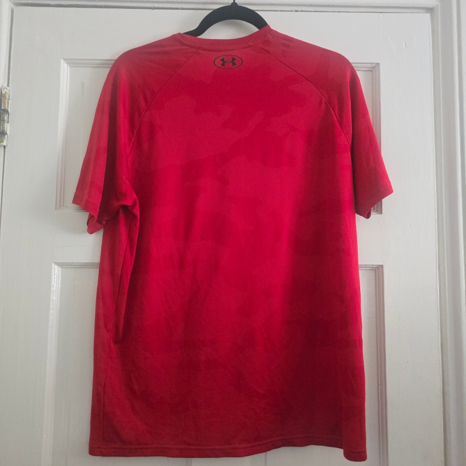 Under Armour Loose Fit Red Camo Short Sleeve Performance T-Shirt Medium