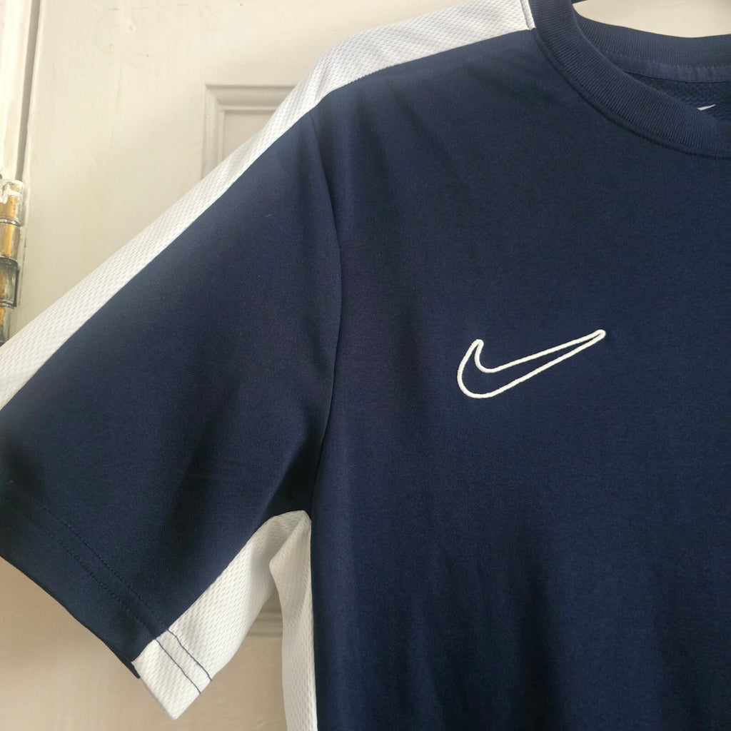 Nike Dri-FIT Slim Fit Navy and White Sports T-Shirt Medium, Sportswear, Gym