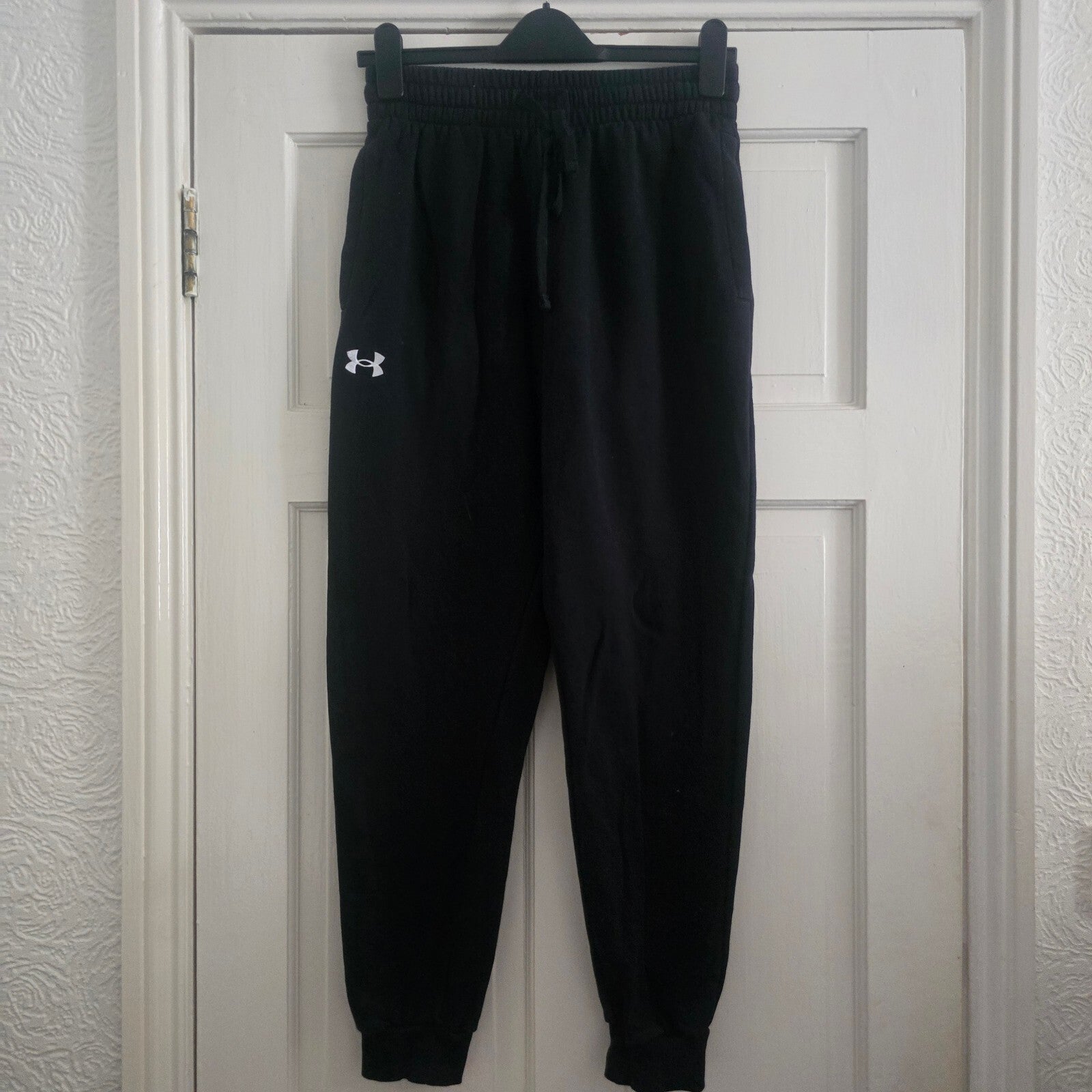Under Armour Black Jogger Sweatpants Medium, drawstring waist