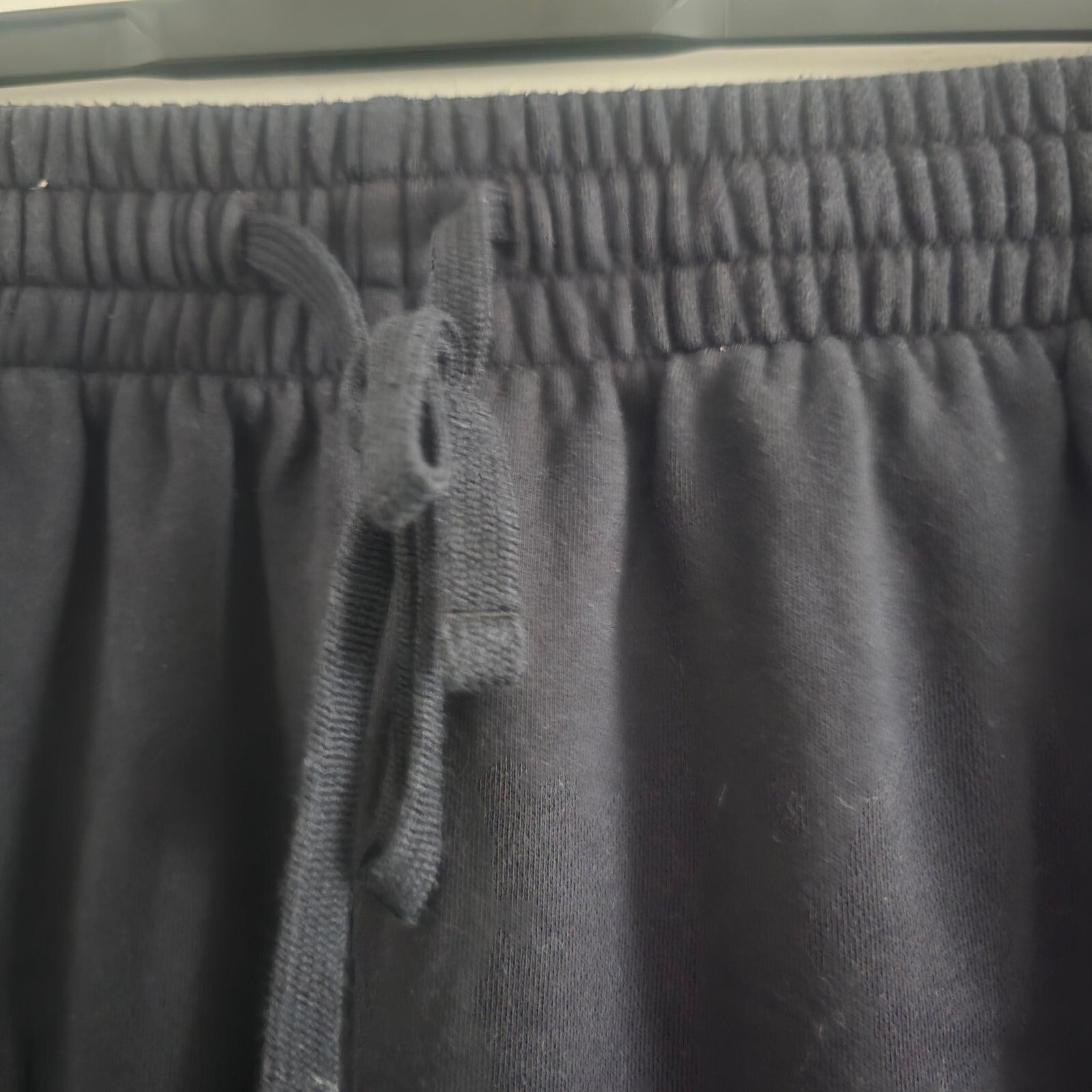 Under Armour Black Jogger Sweatpants Medium, drawstring waist