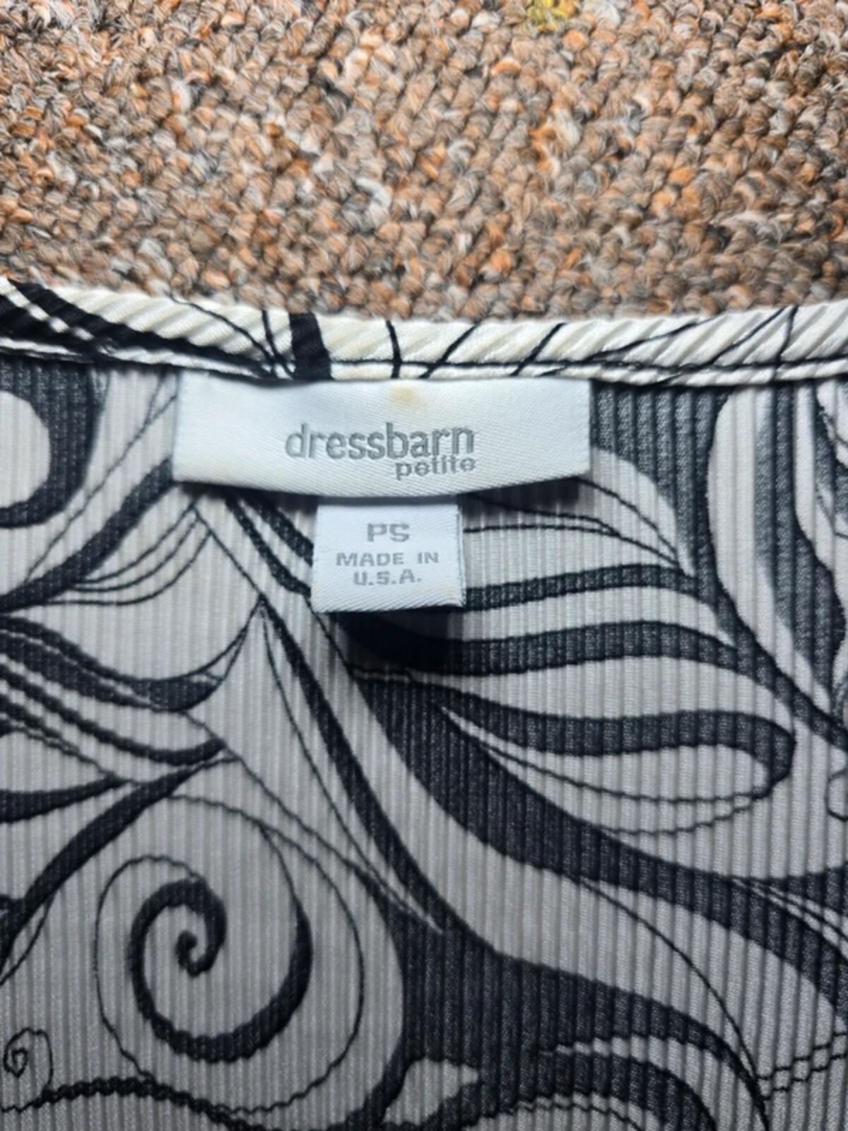 Dressbarn Petite Monochrome Swirl Top – Keyhole Detail – Size S, Pleated, Plisse