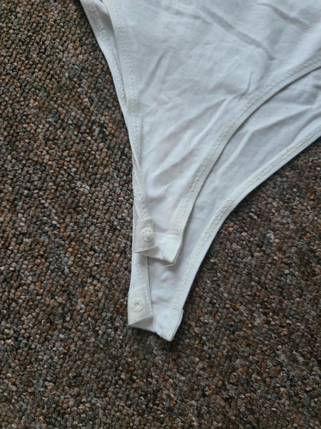 White Ruched Tie-Front Bodysuit size S, excellent condition