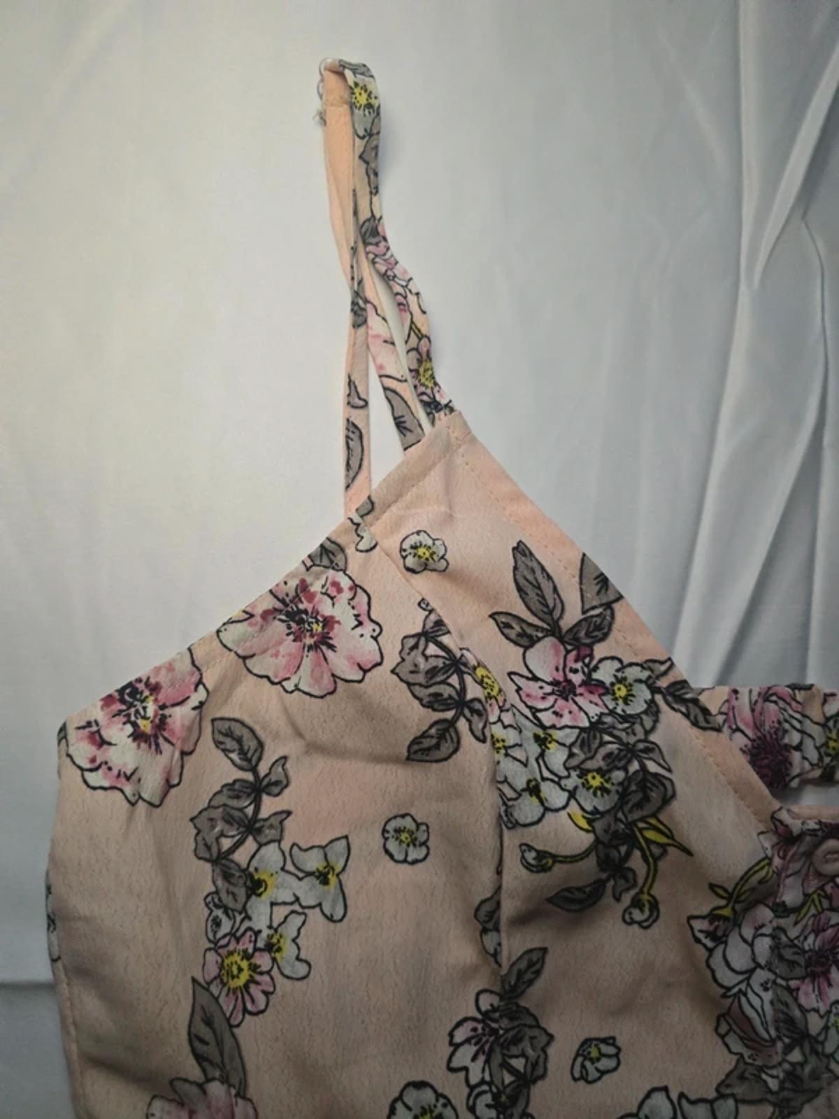 Floral print mini dress with open back detail, great for hol, summer, size 8