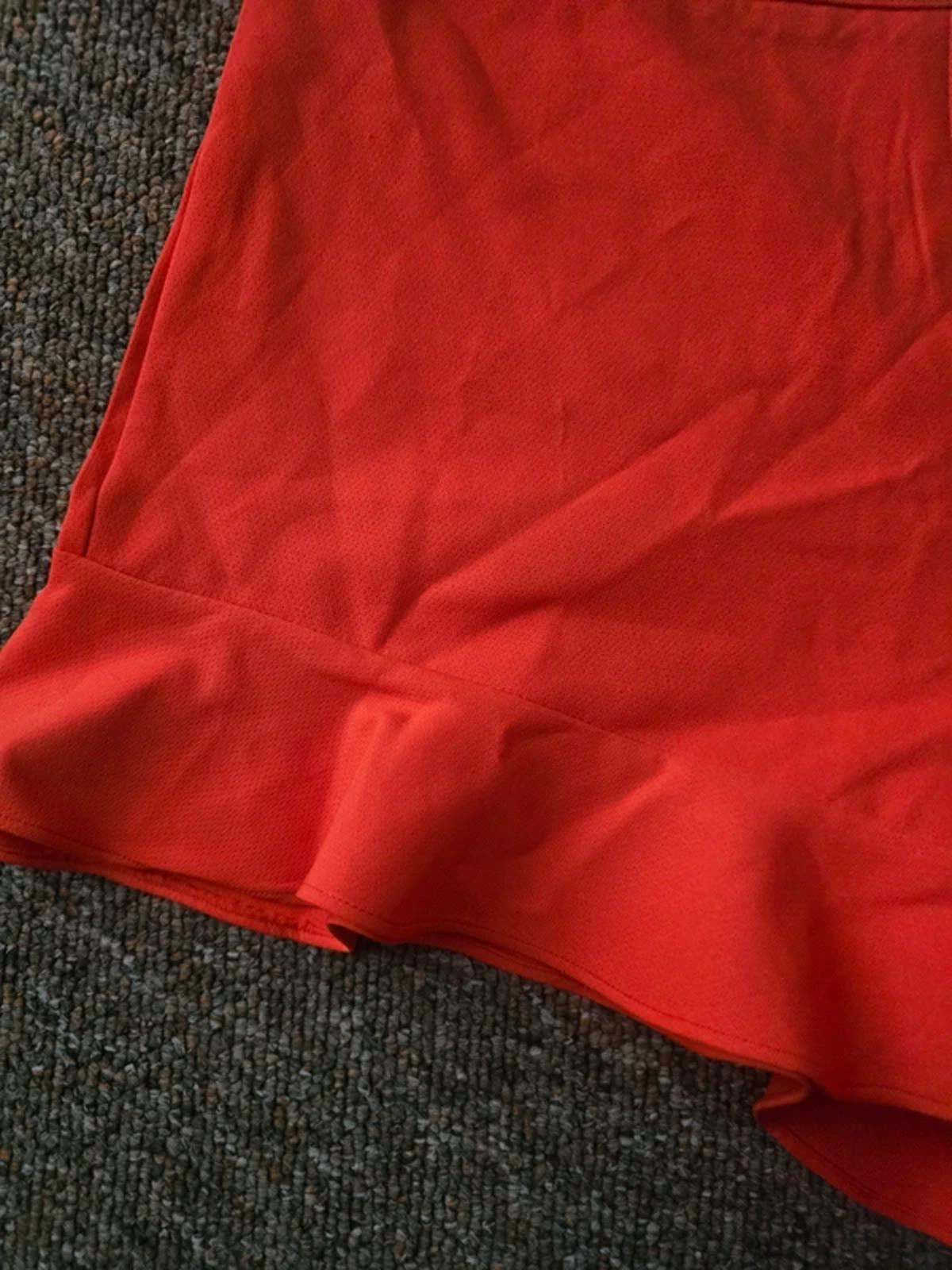 BNWT orange high waisted Ruffle frill hem shorts, size S, rrp €45 zara?
