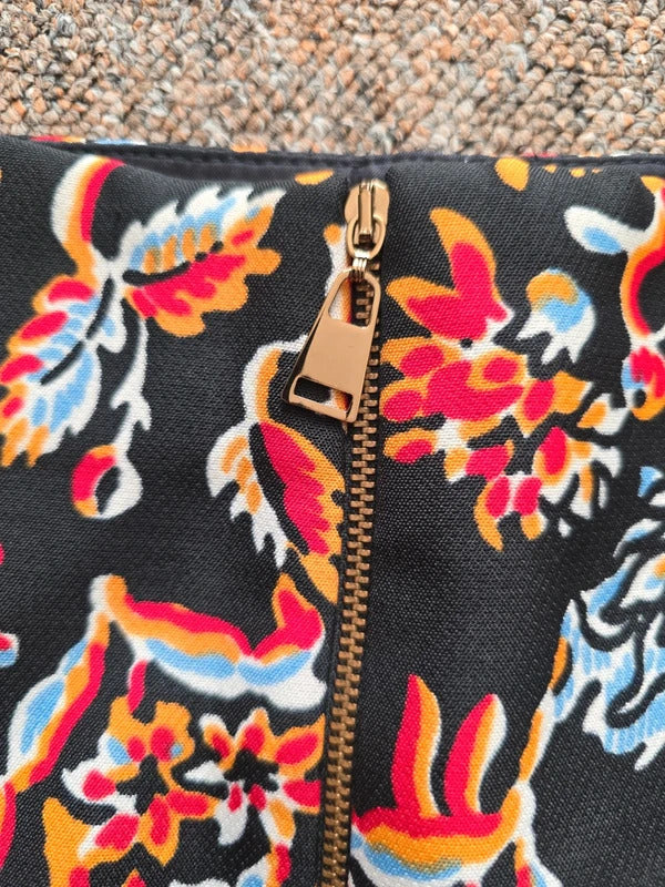 Zara Black Floral miniskirt, gold zipper, size M