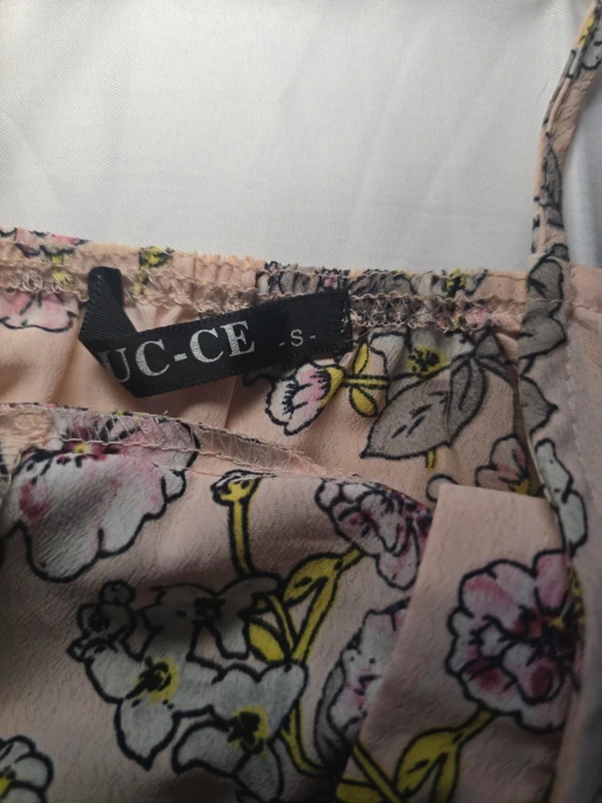 Floral print mini dress with open back detail, great for hol, summer, size 8