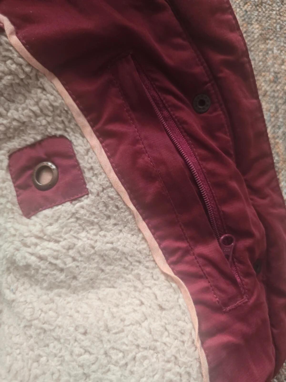 Fat Face burgundy gilet bodywarmer, detachable hood, feather & down filled, 16