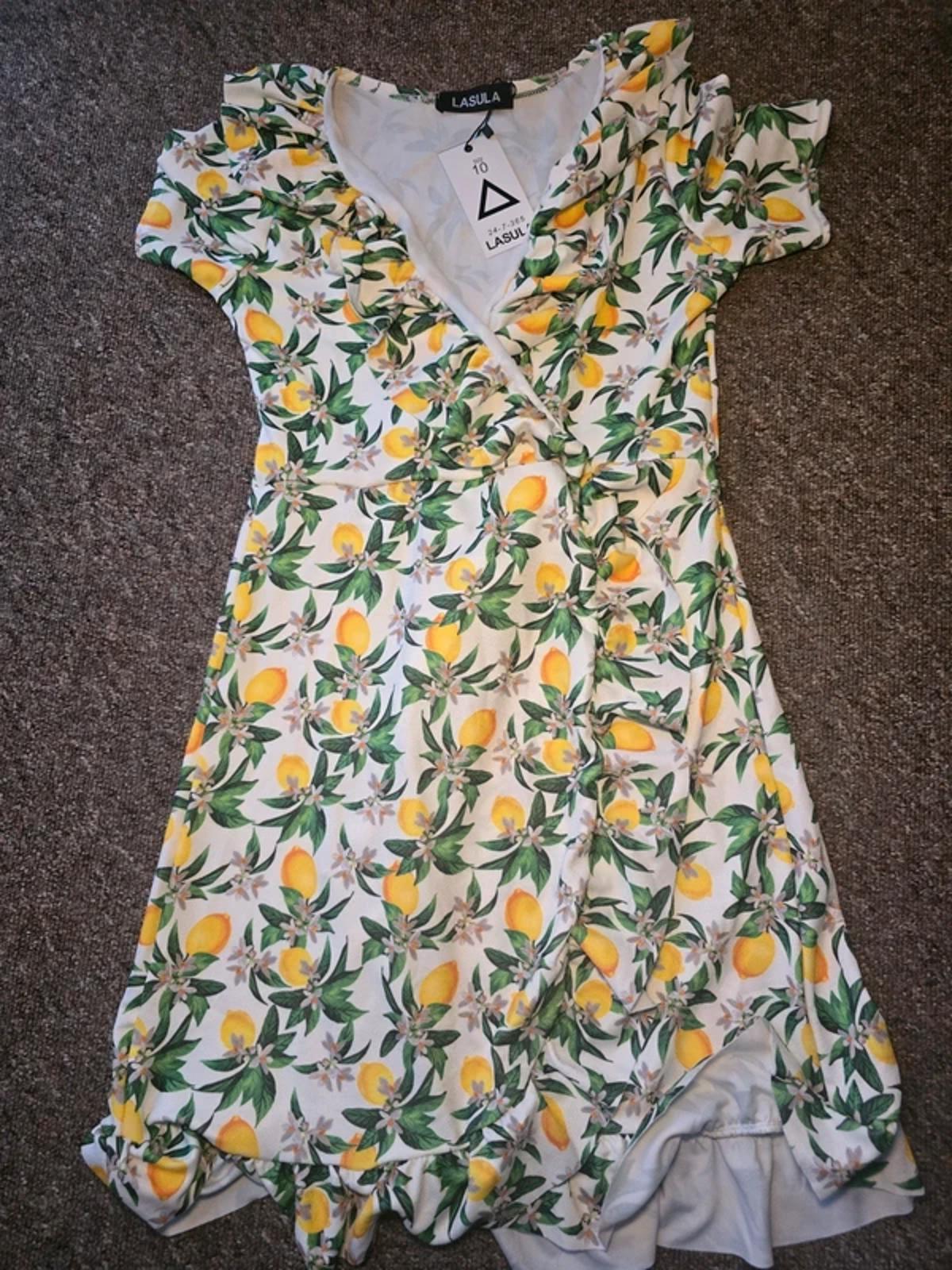 BNWT Lasula Boutique lemon print wrap and Ruffle mini dress, size 10
