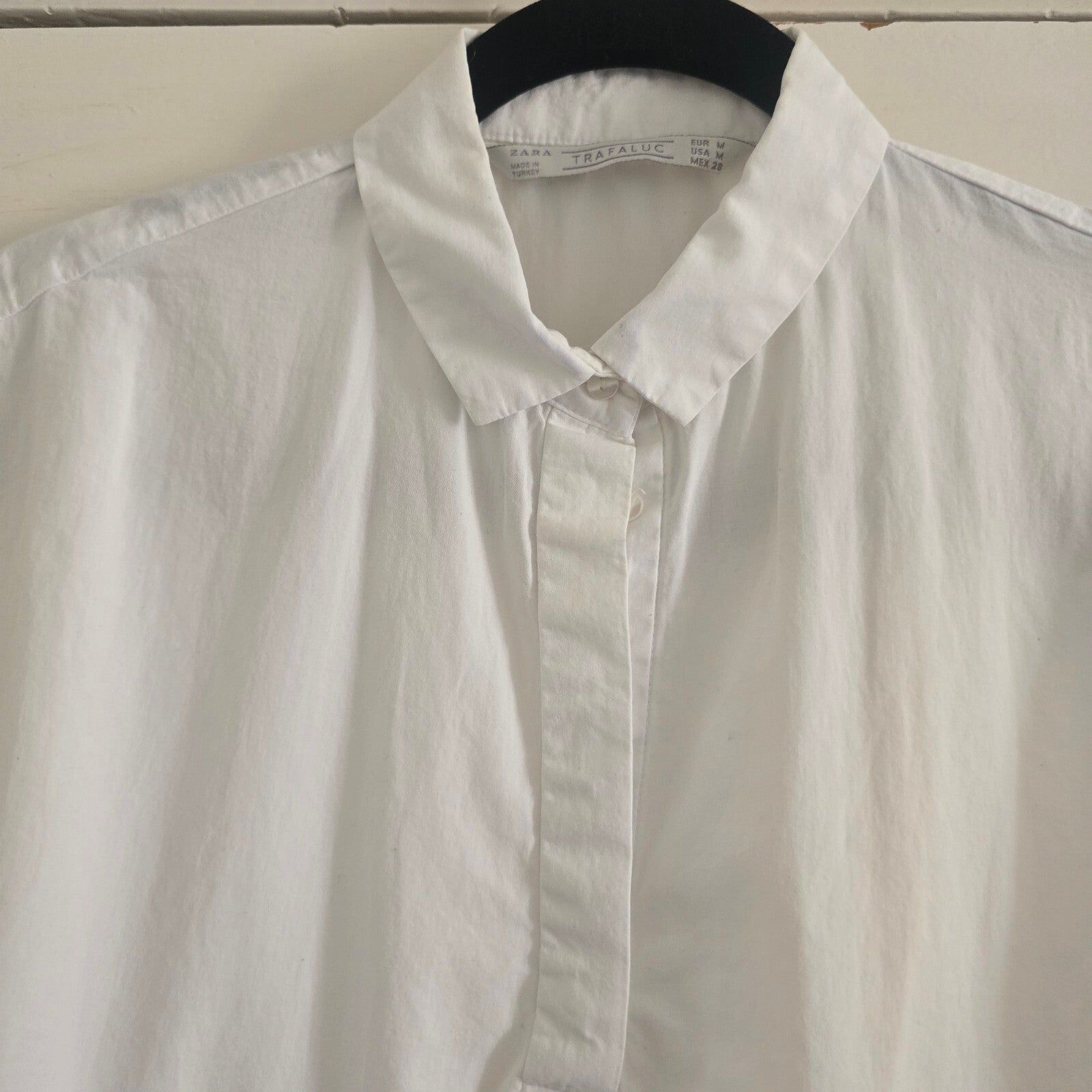 Zara Trafaluc White Sleeveless Boxy Relaxed Cotton Shirt Blouse, Size Medium