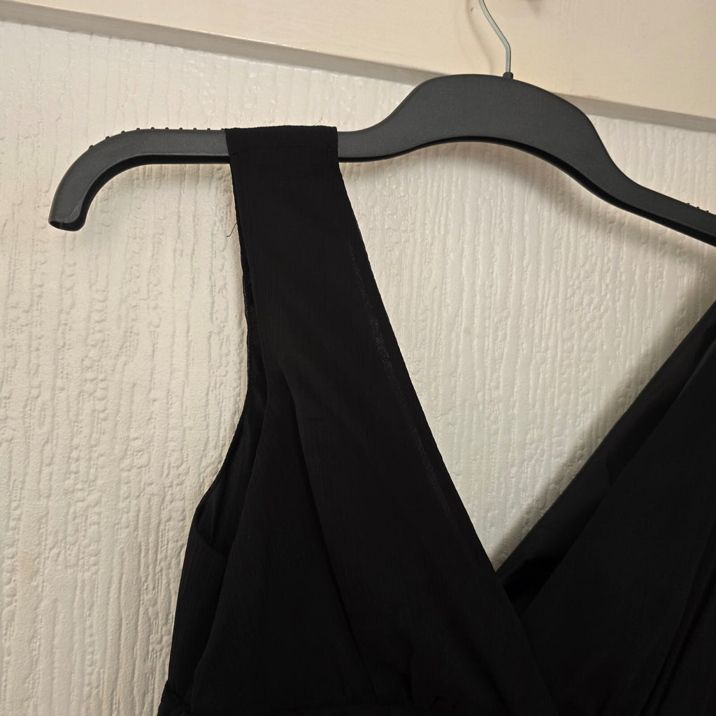 Black Sleeveless V-Neck Dress with Floral Waist Detail Size M, floaty, a line