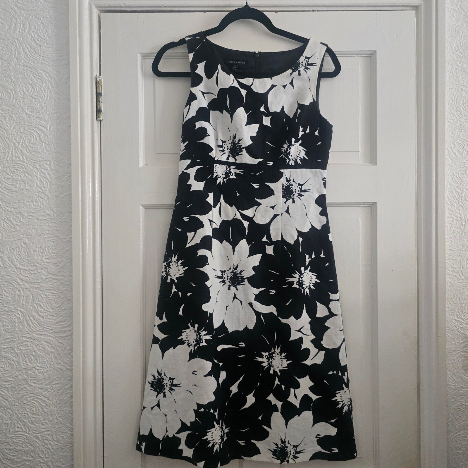 Laura Ashley Black and White Floral Sleeveless Dress UK 8, linen mix, lined
