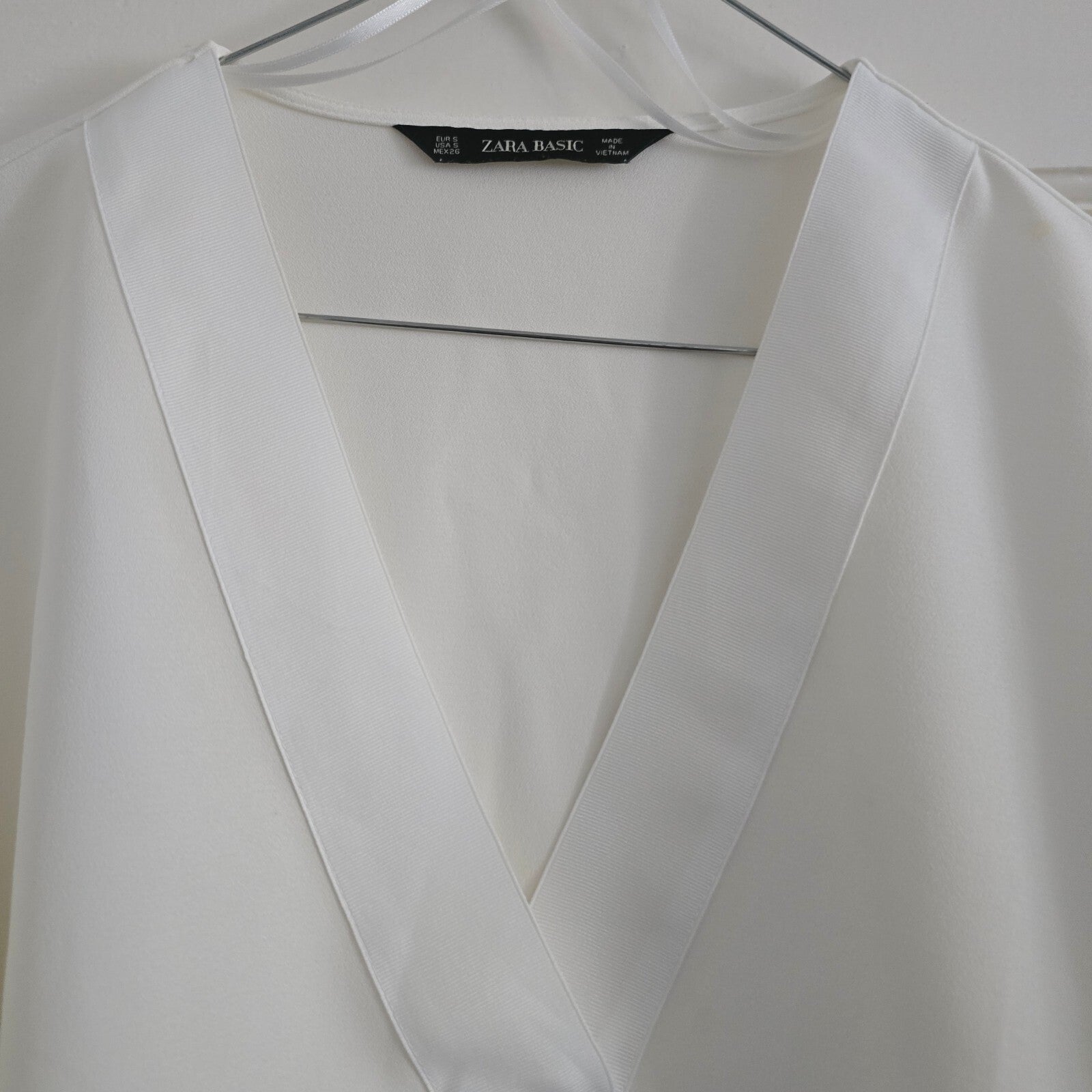 Zara Basic White V-Neck Blouse with Tie Sleeves - Size Small