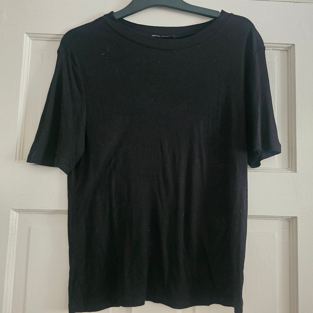 Zara Black Short Sleeve T-Shirt Size L, part of a coord, selling skirt also