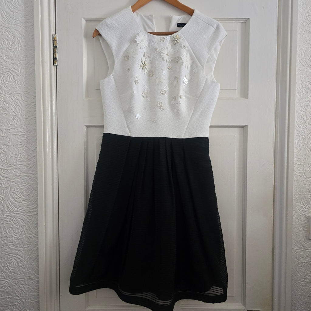 Karen Millen Embellished Black and White Dress UK Size 12, BNWT, races, cocktail