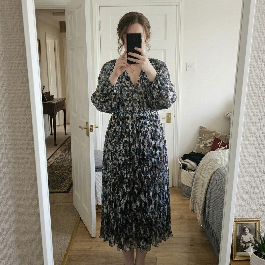 Elegant Long Sleeve Pleated Midi Dress with Belt, geometric print, BNWT Size 20