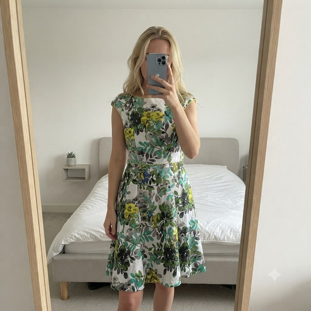 London Times Women's Floral Fit and Flare Dress, cut out back, a line, Size 6