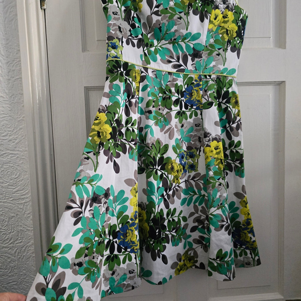 London Times Women's Floral Fit and Flare Dress, cut out back, a line, Size 6